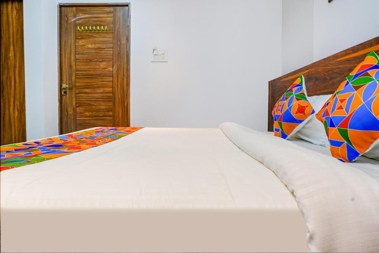 Fabhotel Crystal Inn - Nr Suvarndeep Chowk Pimpri-Chinchwad Kültér fotó