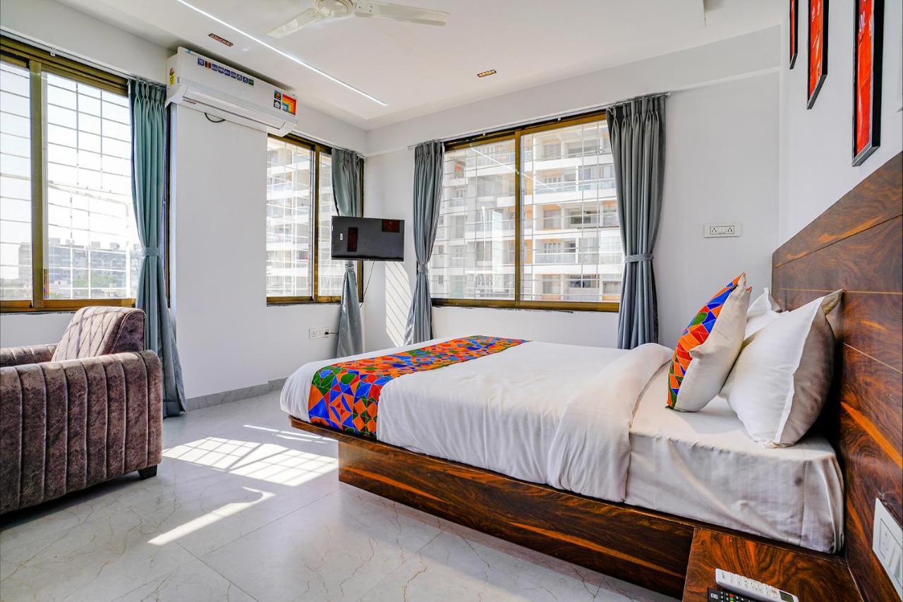 Fabhotel Crystal Inn - Nr Suvarndeep Chowk Pimpri-Chinchwad Kültér fotó